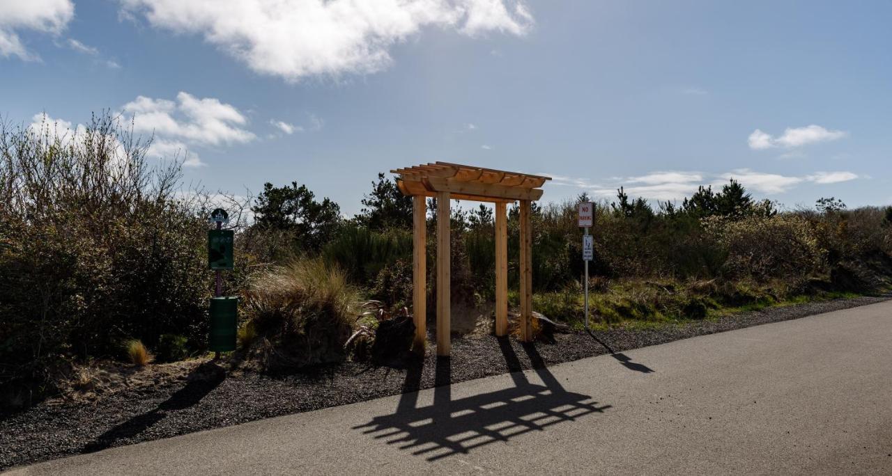 Sasquatch Shore House Ошен Шорс Экстерьер фото